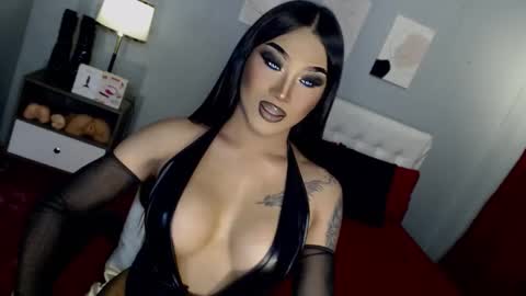 TRICXIEBELLE online show from 12/02/25, 11:00