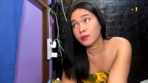 your_twinkletoes18 online show from 11/23/25, 07:46