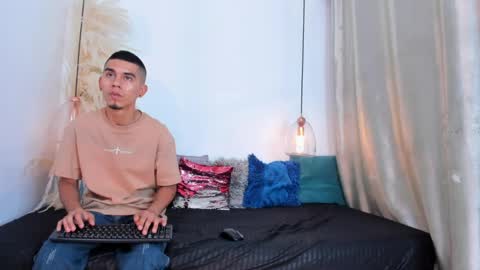 Angel online show from 05/08/26, 11:59