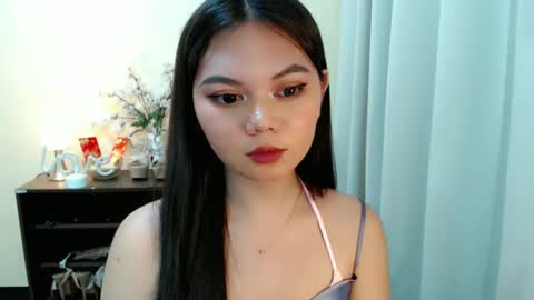 Snapshot of yourangelictransgirl chatting on 02/19/25, 06:43 Hi its me Yna online show from 02/19/25, 06:43