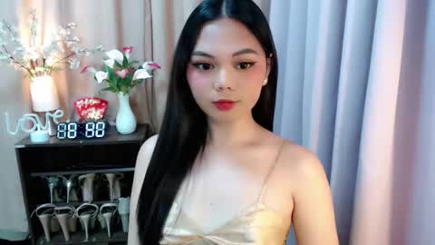 Snapshot of yourangelictransgirl chatting on 09/19/25, 12:39 Hi its me Yna online show from 09/19/25, 12:39