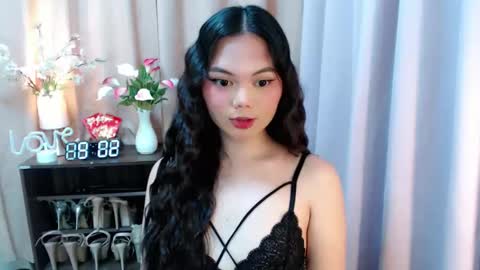 Snapshot of yourangelictransgirl chatting on 09/22/25, 01:02 Hi its me Yna online show from 09/22/25, 01:02
