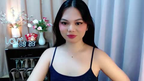 Snapshot of yourangelictransgirl chatting on 09/27/25, 01:27 Hi its me Yna online show from 09/27/25, 01:27