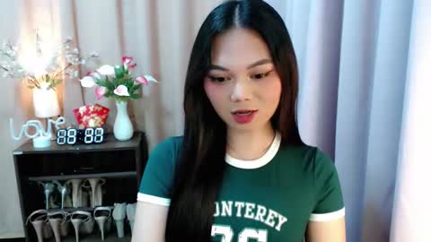 Snapshot of yourangelictransgirl chatting on 09/30/25, 01:38 Hi its me Yna online show from 09/30/25, 01:38