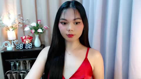 Snapshot of yourangelictransgirl chatting on 10/03/25, 12:02 Hi its me Yna online show from 10/03/25, 12:02