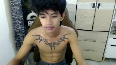 Snapshot of yourasian_eric chatting on 02/23/26, 07:00 yourasian_eric online show from 02/23/26, 07:00