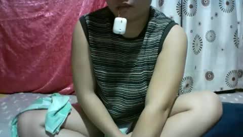 yourasian_lover29 online show from 02/06/26, 12:30