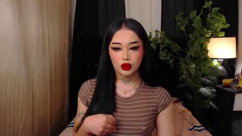 kim online show from 12/03/25, 06:17