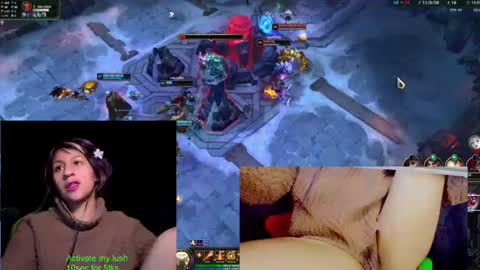 Snapshot of yourbadgoddess chatting on 05/18/26, 04:07 Val Honey online show from 05/18/26, 04:07