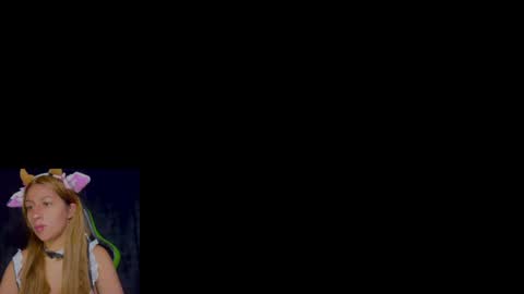 Snapshot of yourbadgoddess chatting on 05/21/26, 02:07 Val Honey online show from 05/21/26, 02:07