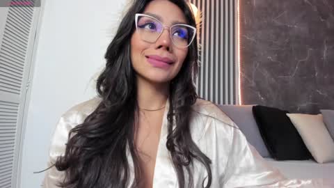 Selena online show from 01/28/25, 04:50