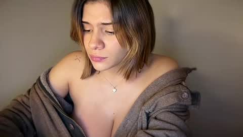 yourcutemolly__ online show from 06/05/26, 06:52