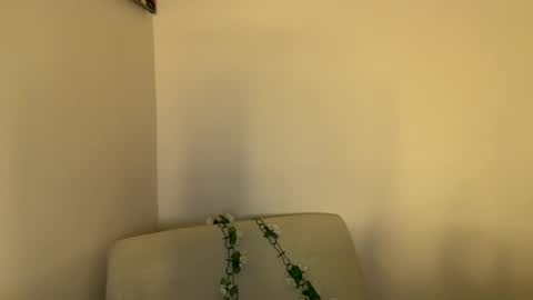 yourcutemolly__ online show from 06/12/26, 11:35