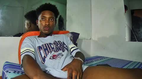 Yourdaddy2005 online show from 04/01/26, 04:37