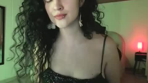 Snapshot of yourdreamgirl2025 chatting on 05/13/26, 01:03 yourdreamgirl2025 online show from 05/13/26, 01:03