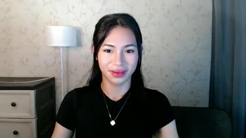 Snapshot of yourdreamgirlgwen chatting on 05/18/26, 06:03 GWENI online show from 05/18/26, 06:03