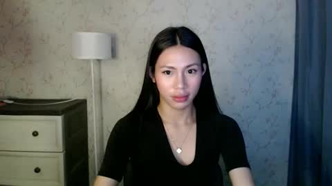 Snapshot of yourdreamgirlgwen chatting on 05/21/26, 06:37 GWENI online show from 05/21/26, 06:37