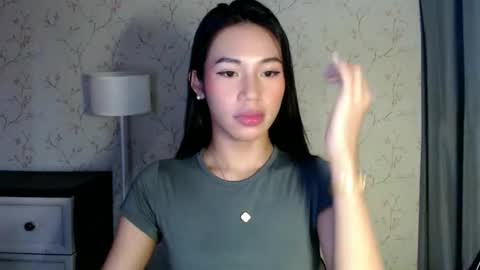 Snapshot of yourdreamgirlgwen chatting on 06/03/26, 01:19 GWENI online show from 06/03/26, 01:19