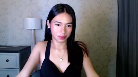 Snapshot of yourdreamgirlgwen chatting on 06/10/26, 06:29 GWENI online show from 06/10/26, 06:29