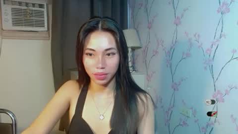 Snapshot of yourdreamgirlgwen chatting on 06/11/26, 06:11 GWENI online show from 06/11/26, 06:11