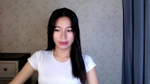 Snapshot of yourdreamgirlgwen chatting on 07/29/26, 08:07 GWENI online show from 07/29/26, 08:07