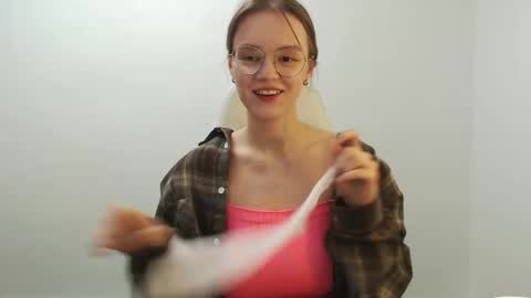 Snapshot of yourdreamray chatting on 06/02/26, 10:23 Lana online show from 06/02/26, 10:23