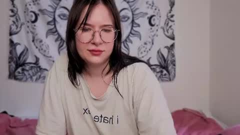 Snapshot of yourejustatoy chatting on 06/27/26, 12:22 Lilly online show from 06/27/26, 12:22