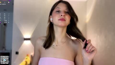 Emilia online show from 04/02/26, 08:12