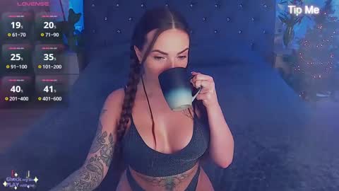 Snapshot of yourfantasywild chatting on 12/26/24, 11:43 Sue online show from 12/26/24, 11:43