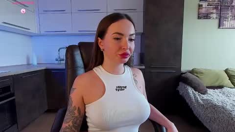 Snapshot of yourfantasywild chatting on 02/04/25, 10:21 Sue online show from 02/04/25, 10:21