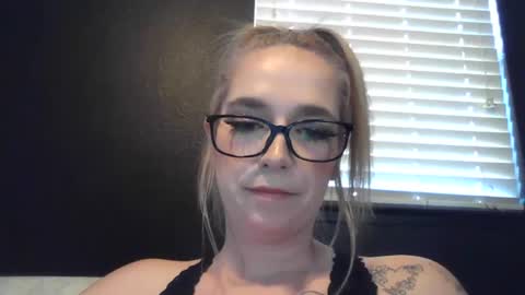 Snapshot of yourfavgirlduh chatting on 07/19/26, 04:00 yourfavgirlduh online show from 07/19/26, 04:00