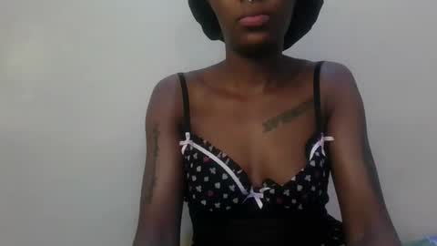 Snapshot of yourfavnigtnurse chatting on 09/25/25, 03:49 Flower online show from 09/25/25, 03:49
