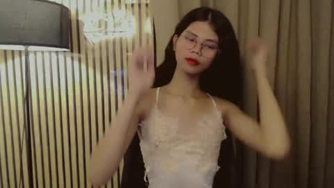 Vivian online show from 10/28/25, 02:59