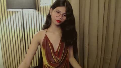 Vivian online show from 11/13/25, 09:47