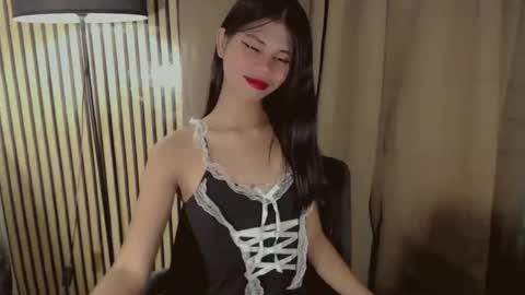 Vivian online show from 11/25/25, 12:54