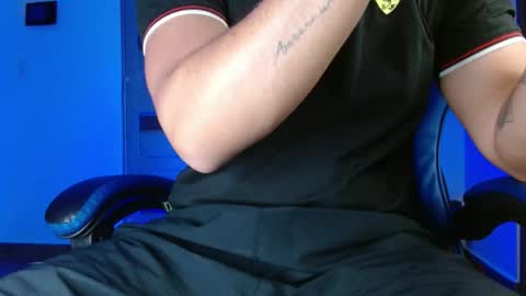 yourfavorite_bigclit online show from 05/10/26, 11:48