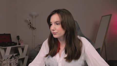 Snapshot of yourfrenchteacher chatting on 01/22/25, 07:56 Chloe online show from 01/22/25, 07:56