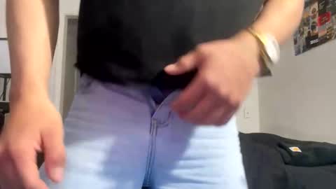 Snapshot of yourguyy21 chatting on 11/10/25, 04:00 yourguyy21 online show from 11/10/25, 04:00