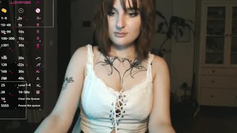 Snapshot of yourhanna_ chatting on 05/01/26, 05:17 hanna online show from 05/01/26, 05:17