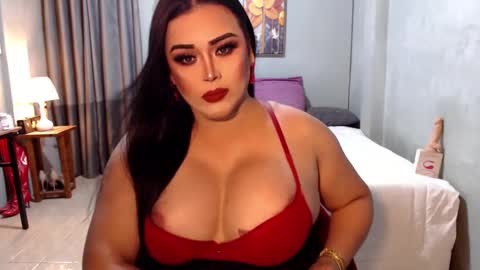 Snapshot of yourhighnesscassy chatting on 12/23/24, 06:16 Cassy online show from 12/23/24, 06:16