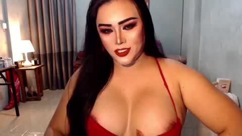 Snapshot of yourhighnesscassy chatting on 01/20/25, 07:47 Cassy online show from 01/20/25, 07:47