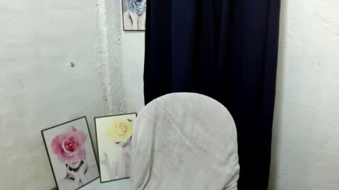 Regine online show from 09/30/25, 03:22