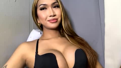 yourlovebella88 online show from 05/17/26, 08:05