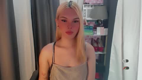 KYLIE MORE online show from 06/11/26, 06:22