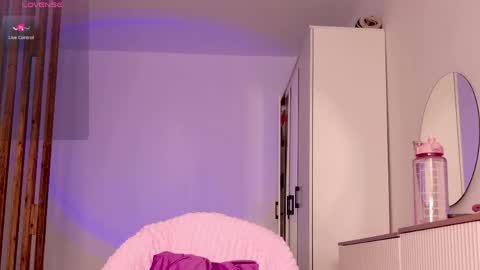 Julia 3 online show from 04/13/26, 03:39