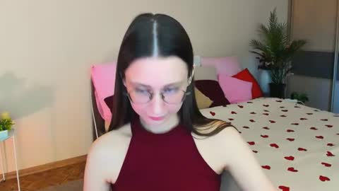 Snapshot of yourlovelystoryy chatting on 07/03/26, 12:22 Vetta online show from 07/03/26, 12:22