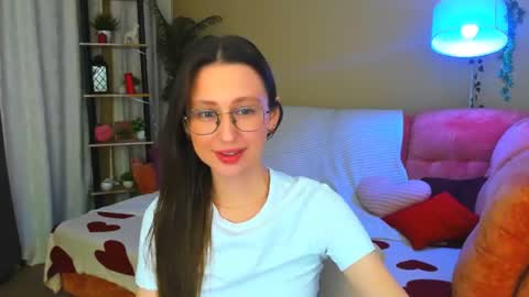 Snapshot of yourlovelystoryy chatting on 07/11/26, 01:25 Vetta online show from 07/11/26, 01:25