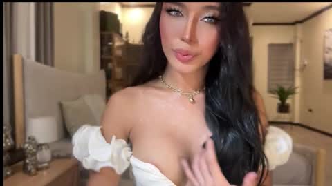 Pearl online show from 10/22/25, 12:16