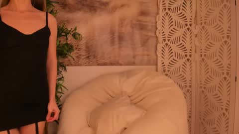 Sarah online show from 02/17/25, 10:58