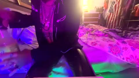 Edging4U online show from 10/19/25, 08:15